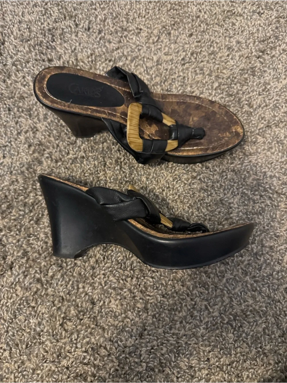 Carlos by Carlos Santana Black and Tan Women's Platform Thong Sandals